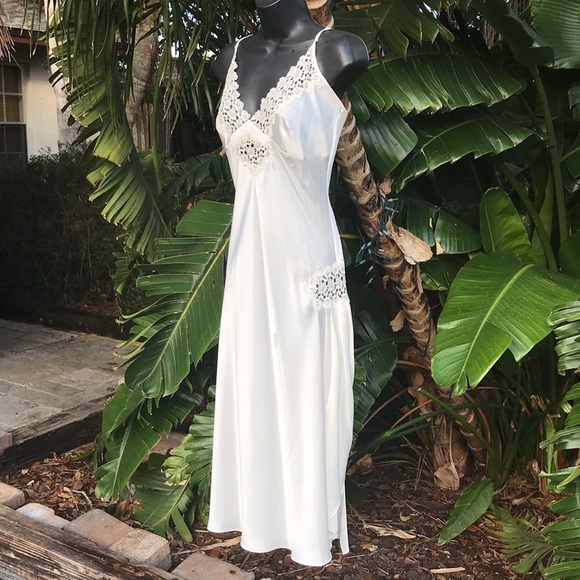 Lace and satin slip dress or nightgown. - Picture 3 of 12